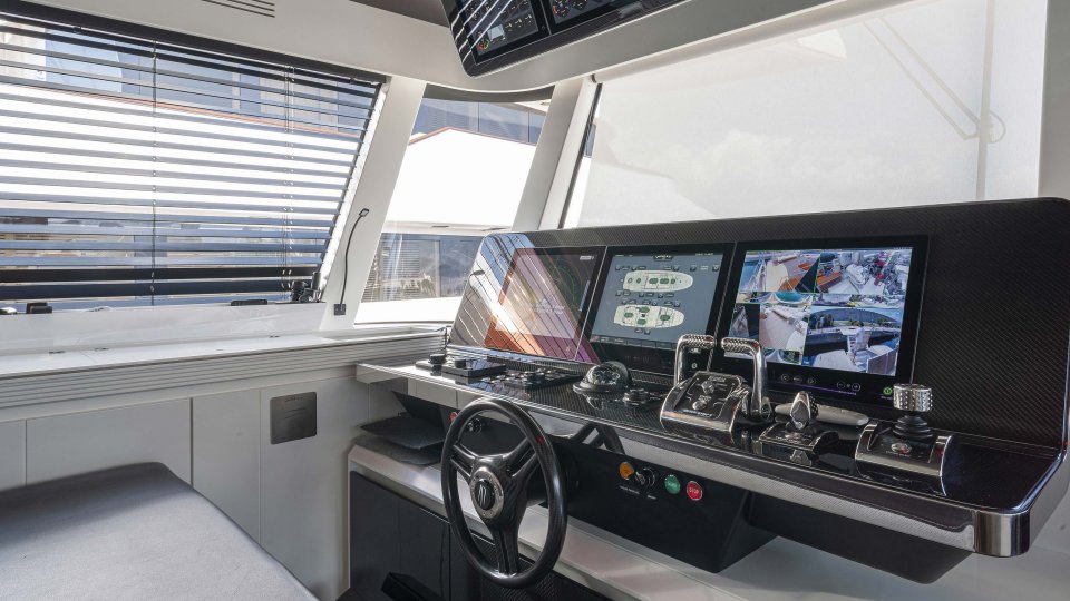 [MOTOR-YACHT-PRIVATE-GG]-11865-5.jpg