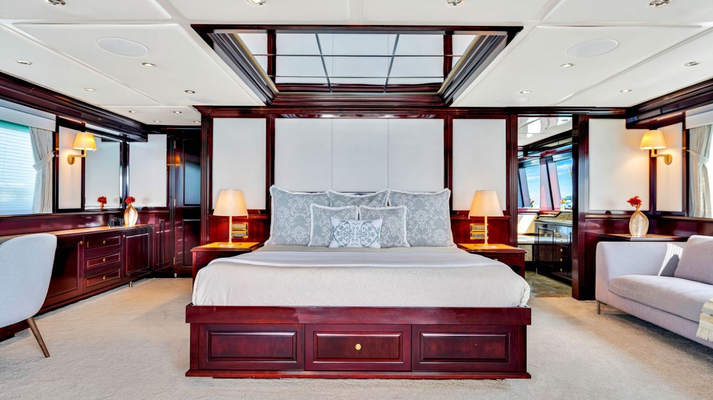 [MOTOR-YACHT-SAPPHIRE-EX-RED-SAPPHIRE-COPY]-11712-47.jpg