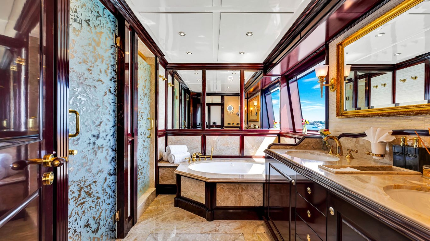 [MOTOR-YACHT-SAPPHIRE-EX-RED-SAPPHIRE-COPY]-11712-48.jpg