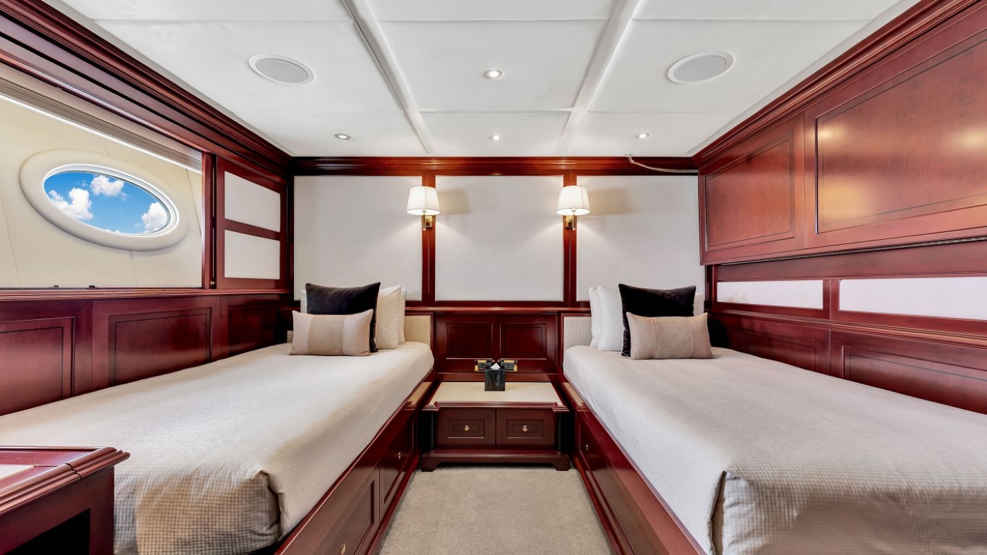[MOTOR-YACHT-SAPPHIRE-EX-RED-SAPPHIRE-COPY]-11712-56.jpg