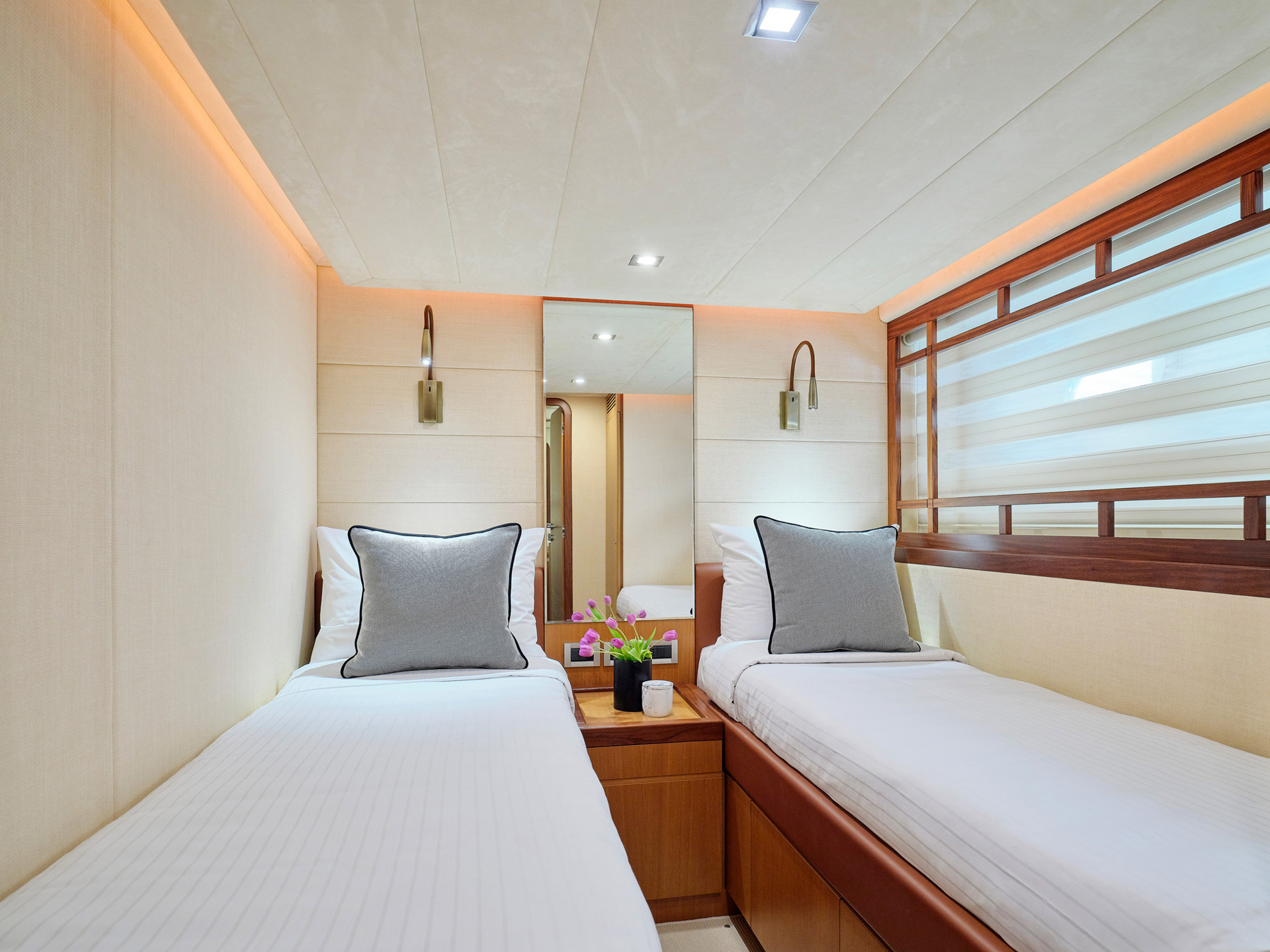 [MY-GOLDEN-YACHT]-14116-6.jpg