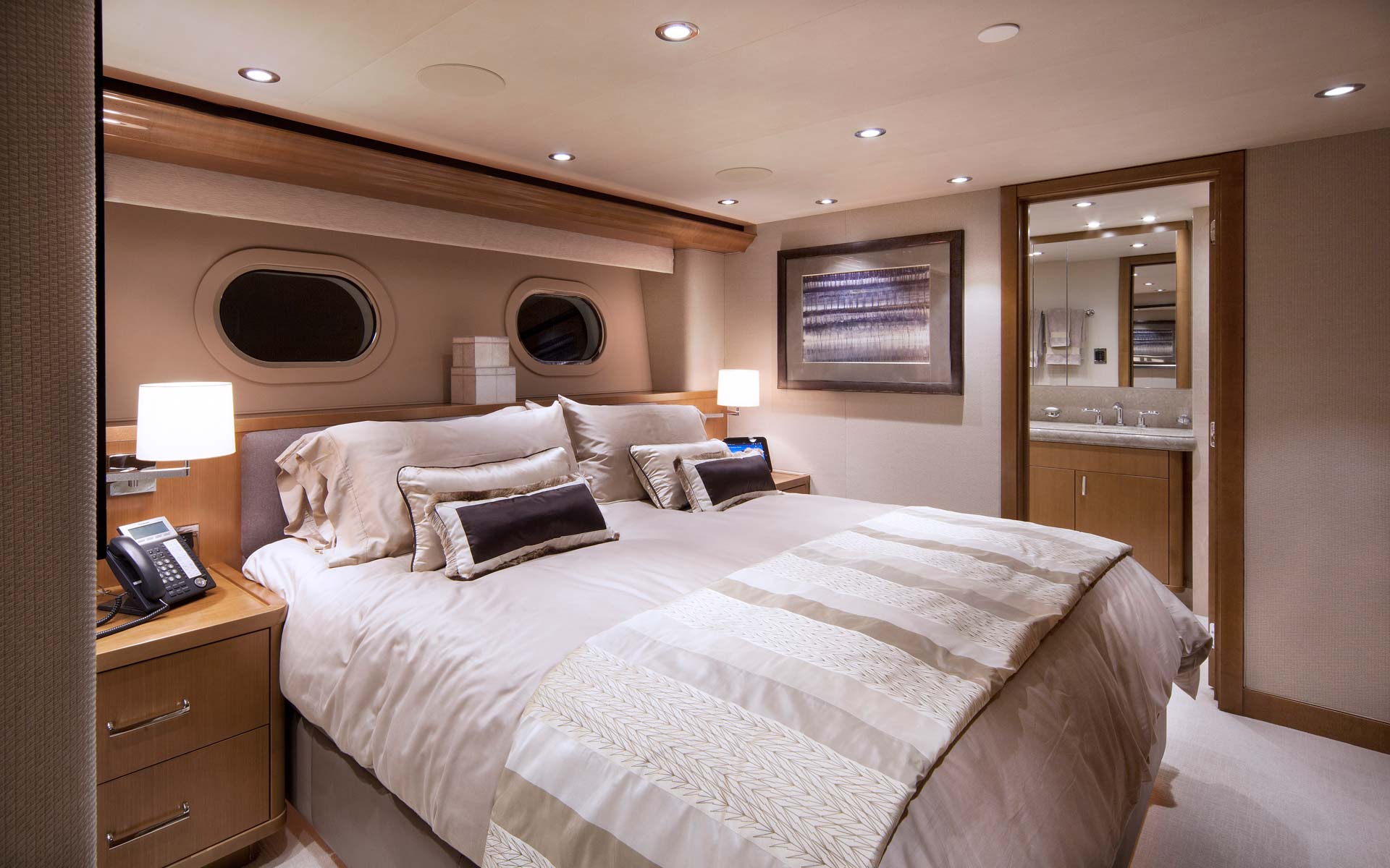 [MY-M-CUSTOMISED-SUPERYACHT-BY-WESTPORT]-12482-6.jpg