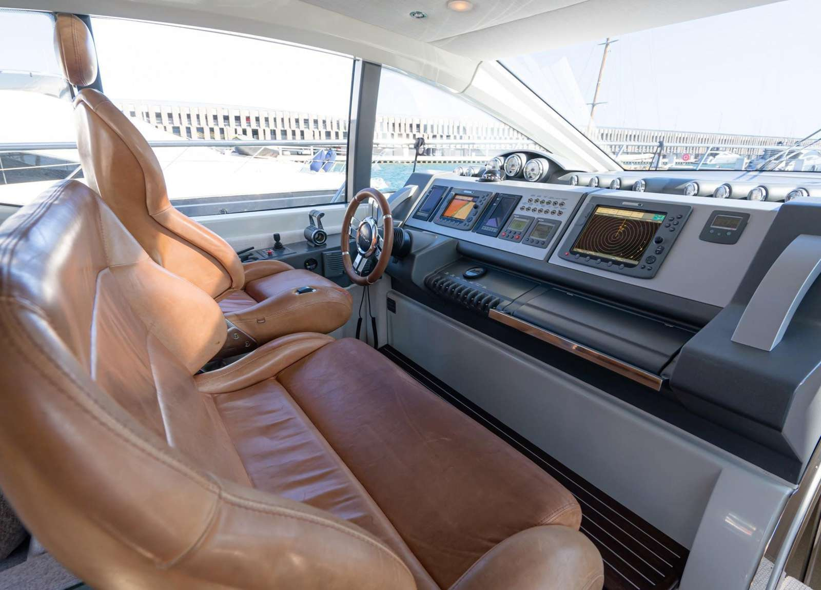 Azimut 68s