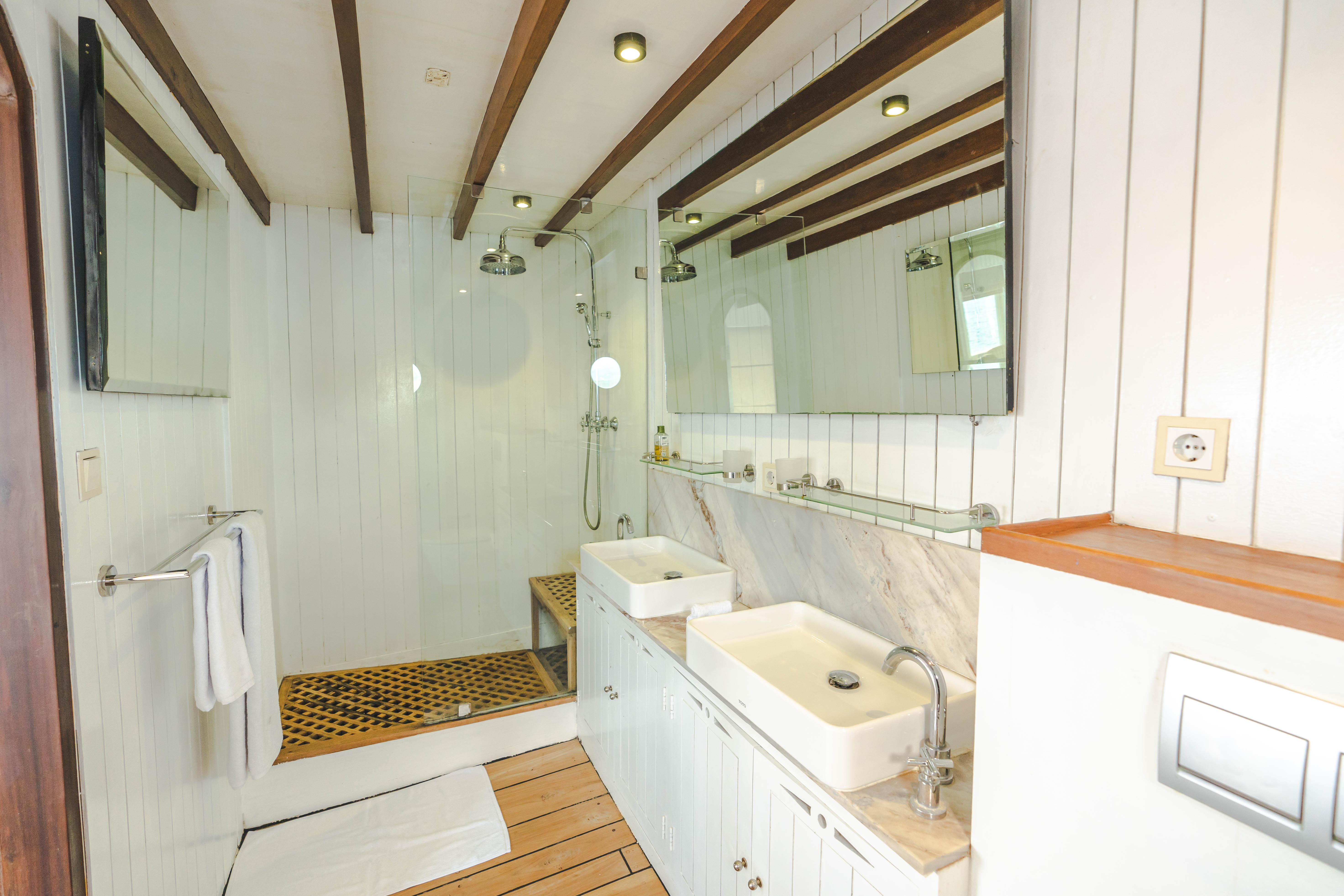 [PHINISI-EXPLORER-YACHT-MISCHIEF]-10093-27.jpg