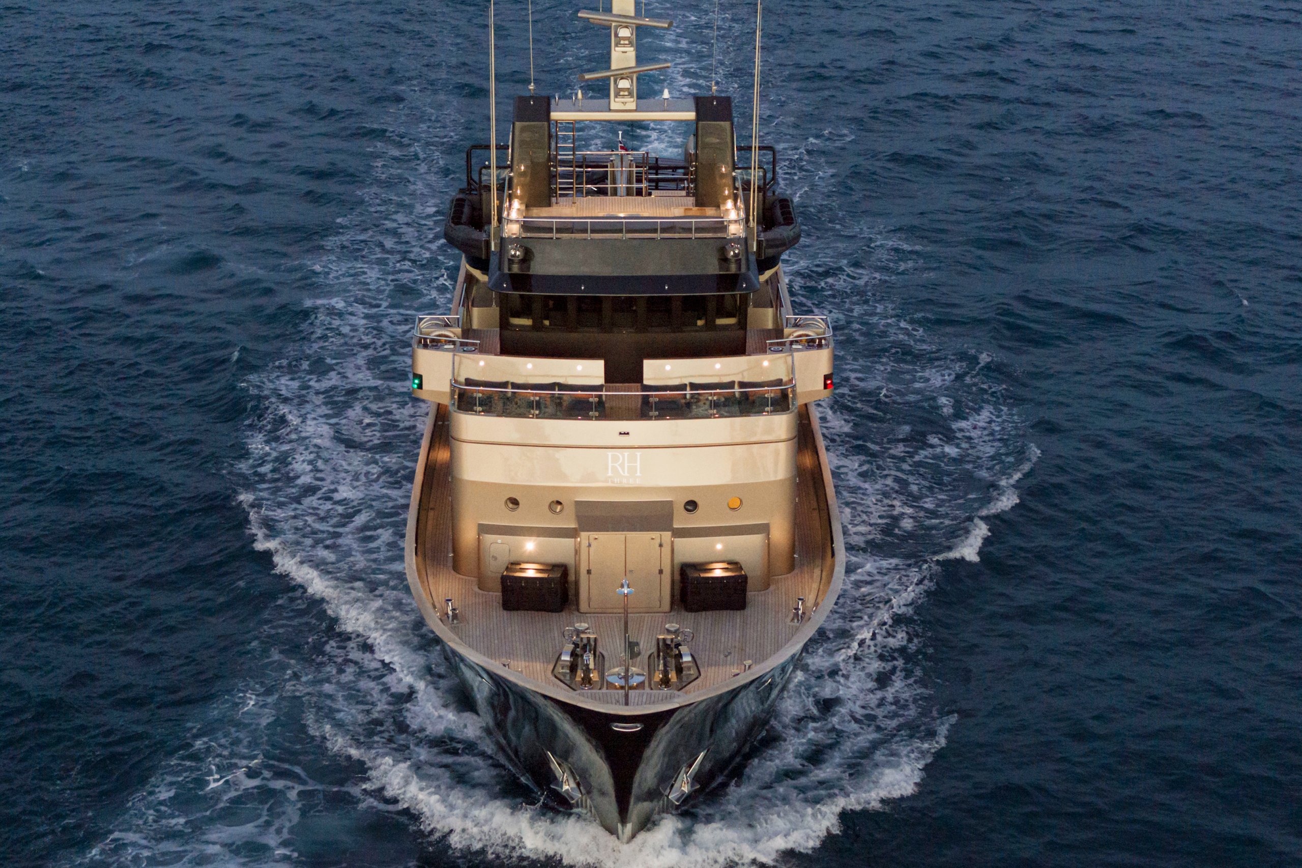 [PRIVATE-LIVES]-1437-6.jpg