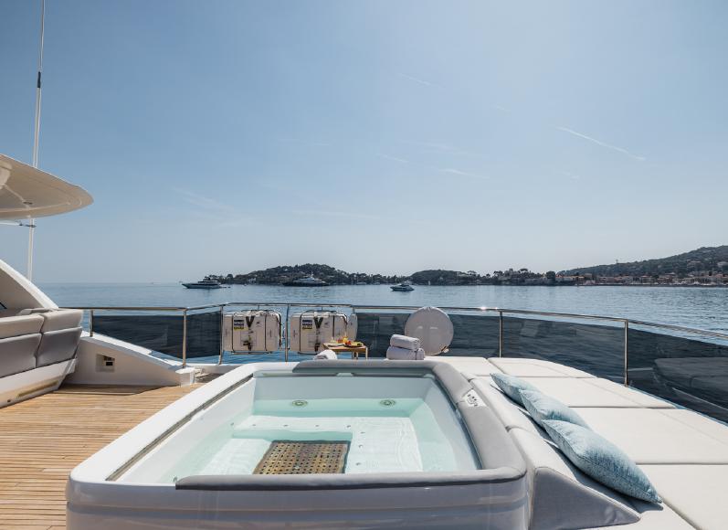 [RIVIERA-LIVING-EX-LADY-SORAYA-WHITE-DREAM]-14254-9.jpg