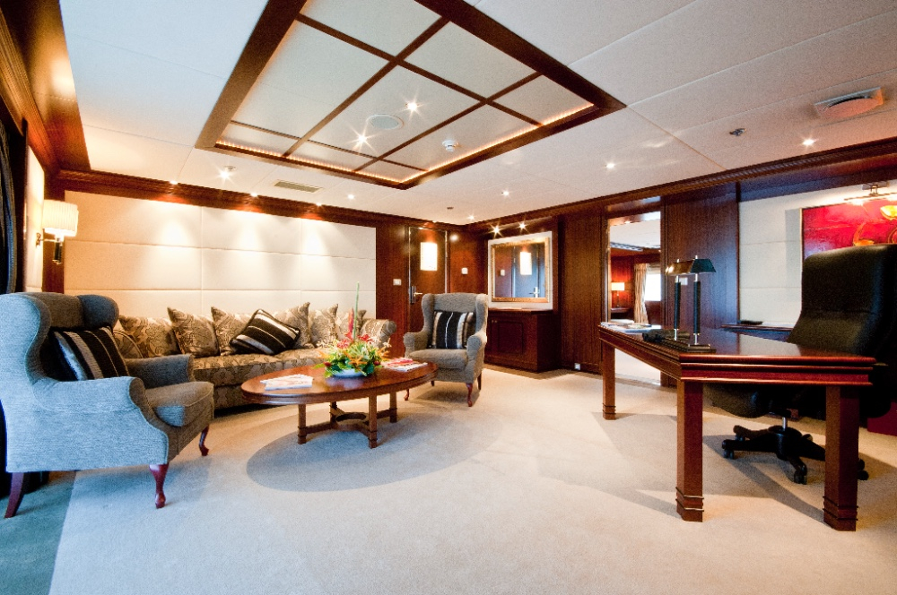[YACHT-LAUREN-L]-1040-42.jpg