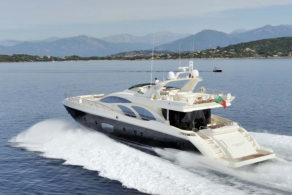 04-Azimut-Leonardo-98-cruising-aft.jpg
