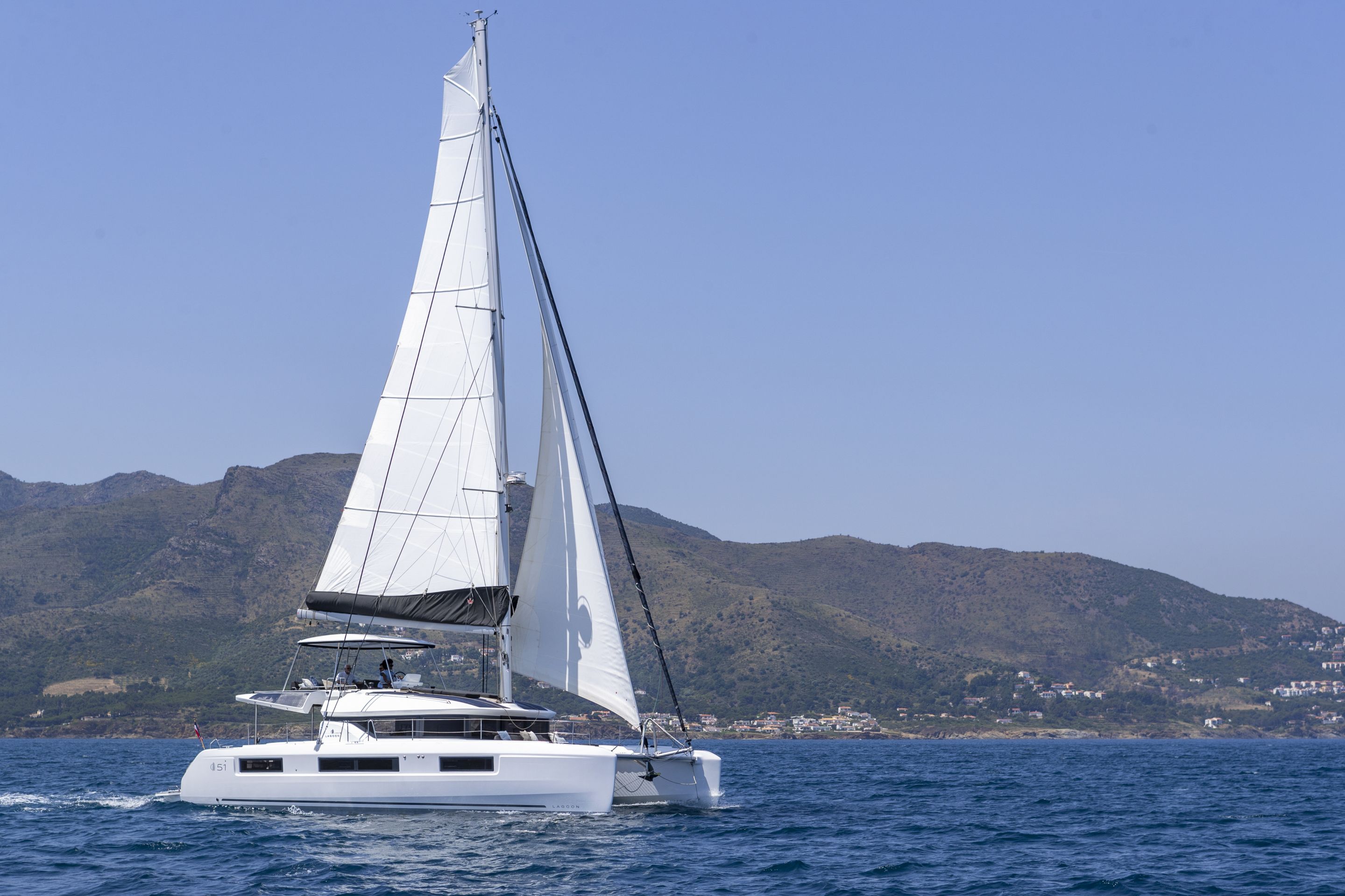 1.1 Luxury yacht JEWEL.jpg