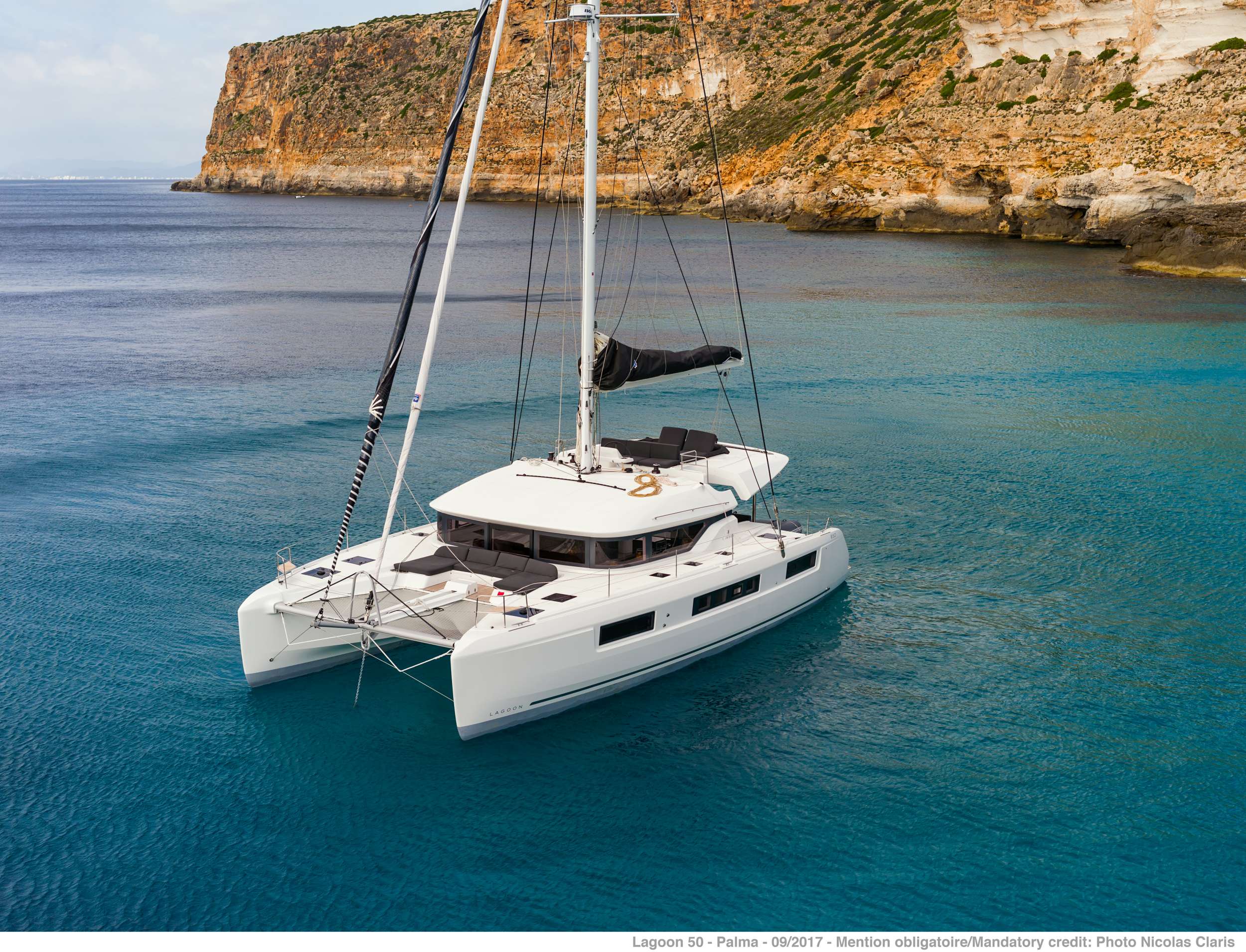 1.1 Luxury yacht ONEIDA 2.jpg