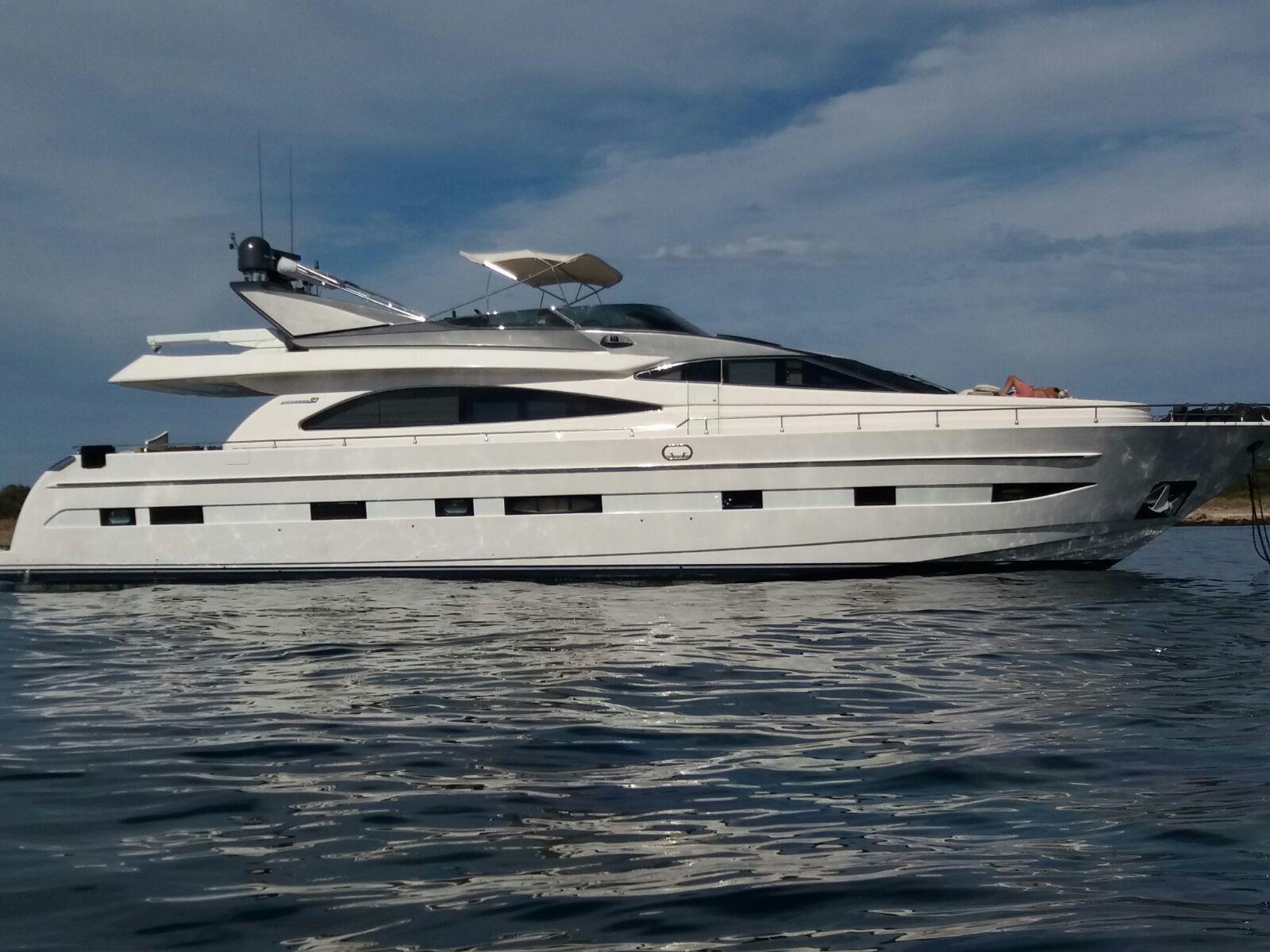 1.1 Motor yacht NYALA.jpg