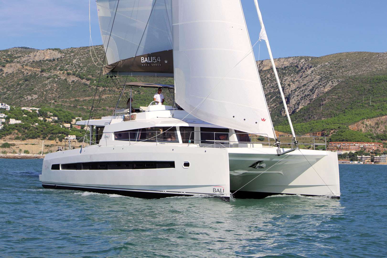 1.1 Sailing yacht AMURA.jpg