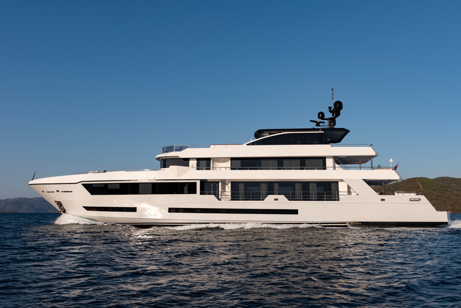 1.2 Luxury yacht ADAMARIS.jpg