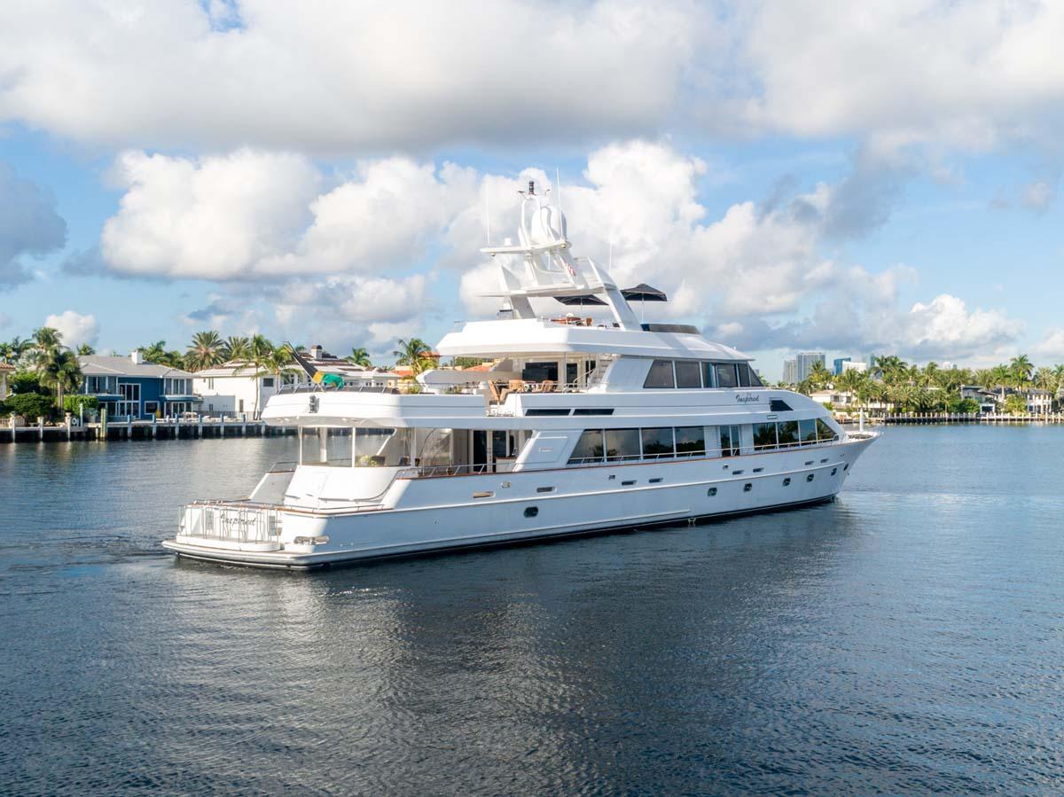 1.2 Luxury yacht INSPIRED.jpg