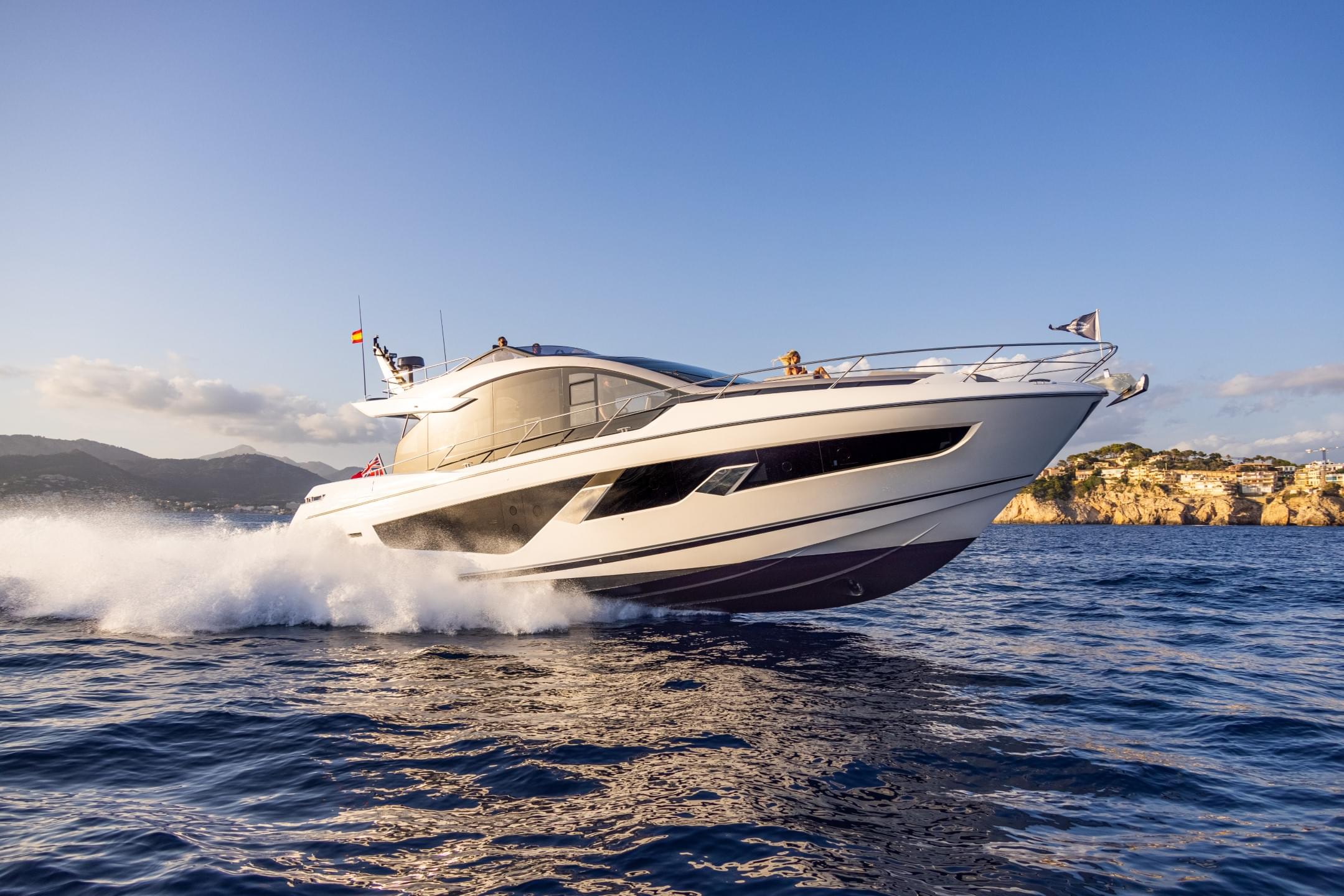 1.2 Luxury yacht yacht FIVE II (sistership).jpg