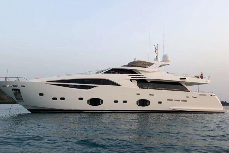1.2 Motor yacht INFINITAS.png