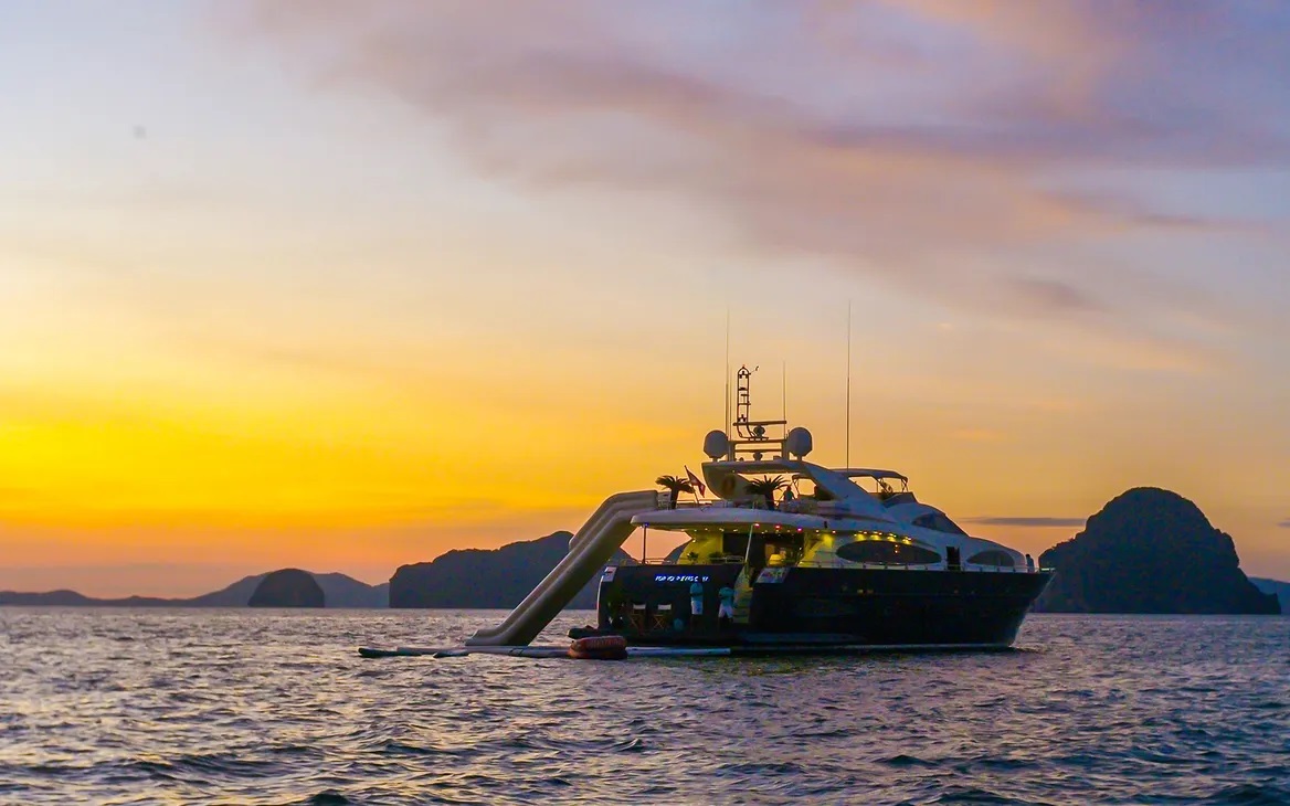 1.2 Super yacht FOR YOUR EYES ONLY.jpg