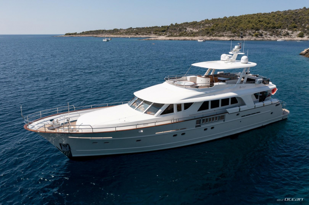 1.2 Super yacht SEA BREEZE II.jpg