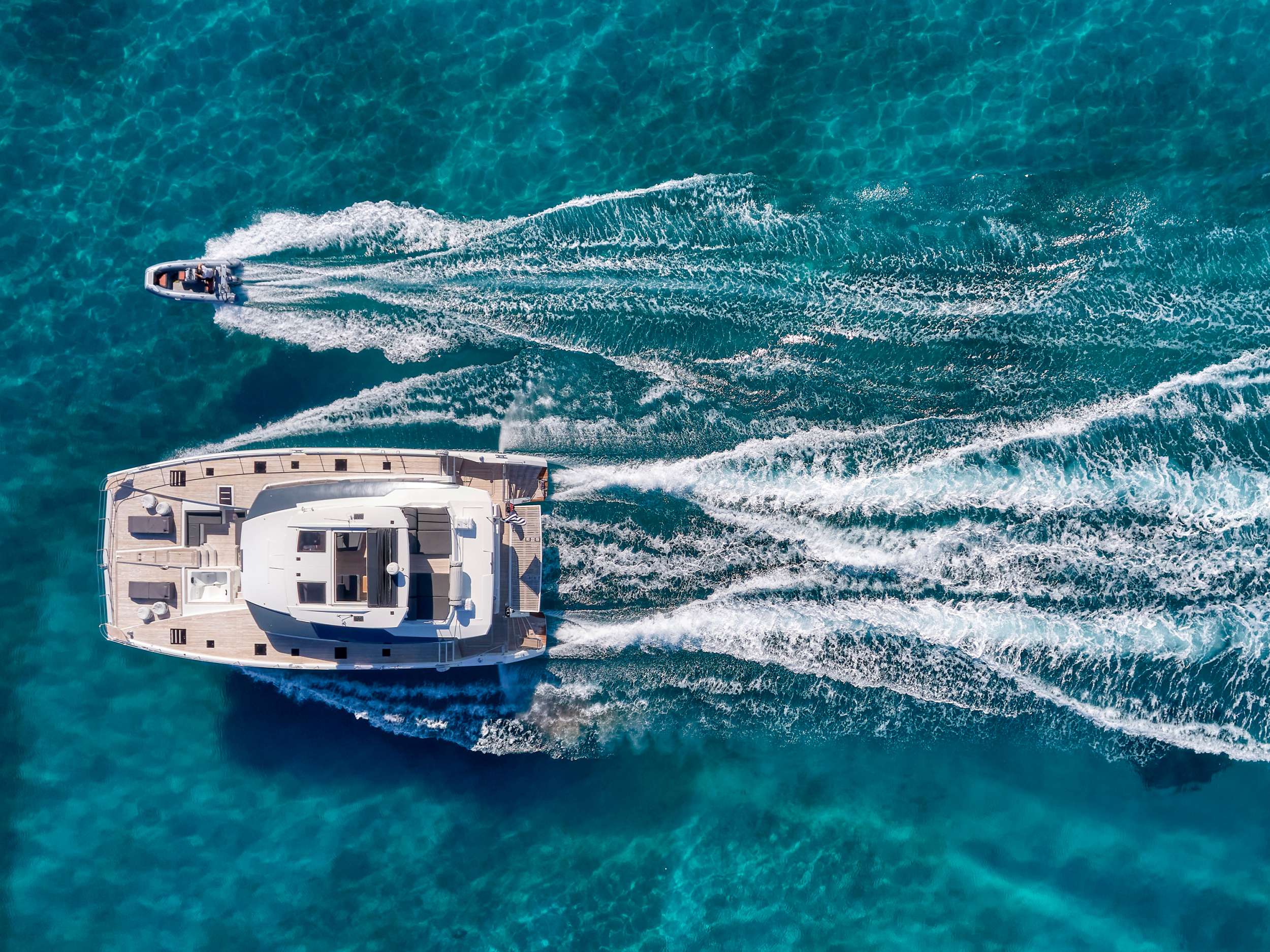 1.3 Motor yacht CHRISTAL MIO.jpg