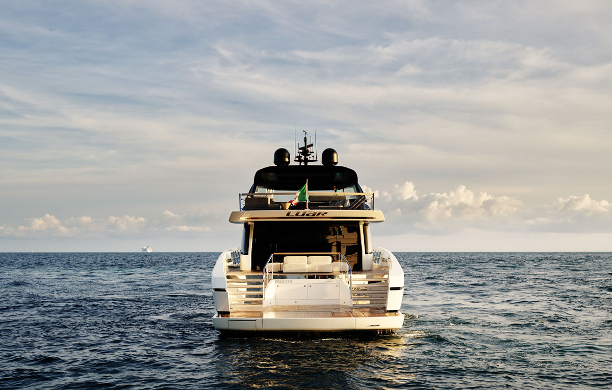 1.3 Motor yacht LUAR.jpg