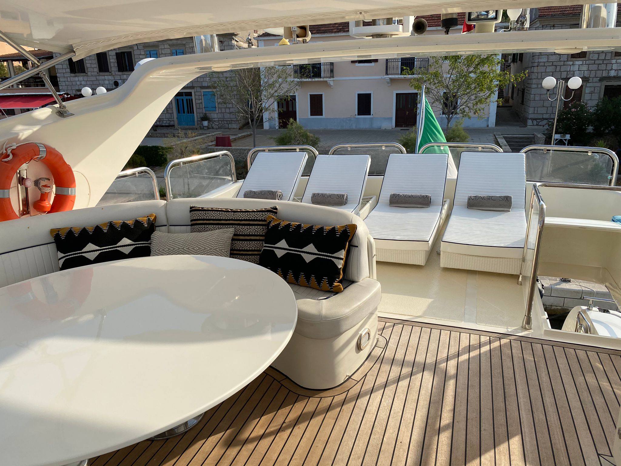 1.3 Motor yacht MAGIC SIX.jpg