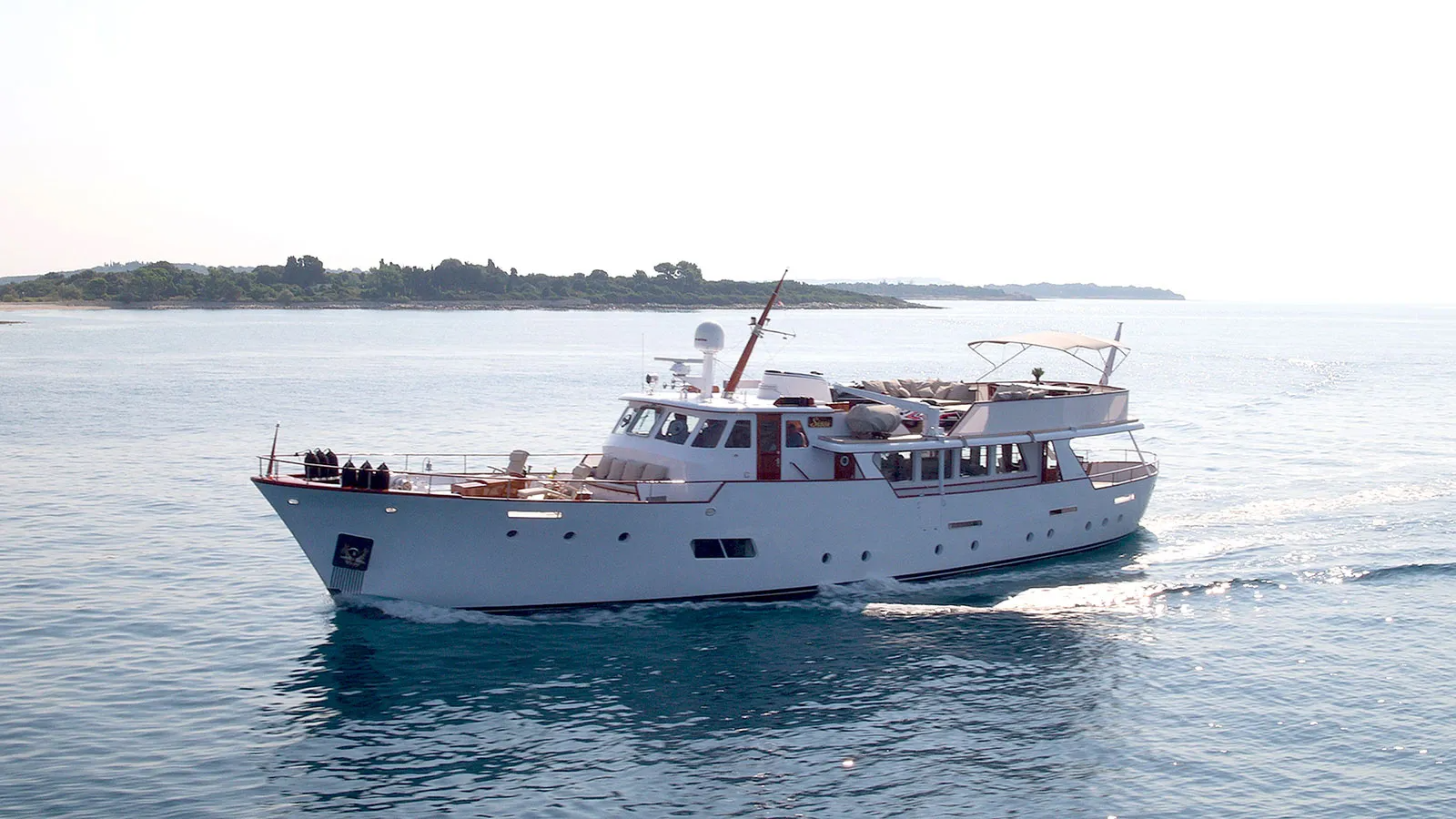 101 Classic motor yacht SISSI.png