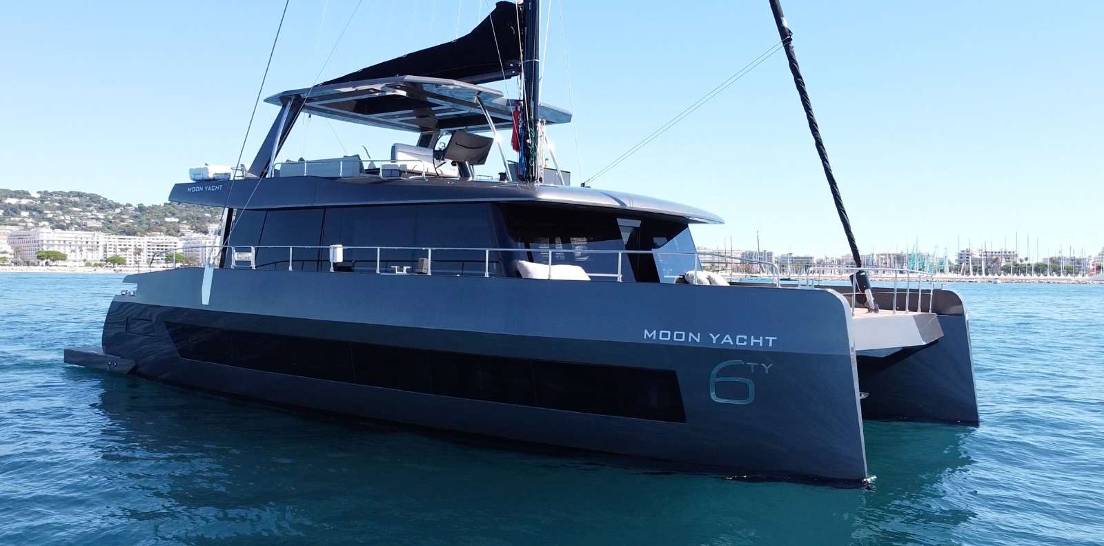 101 Luxury sailing catamaran FULL MOON.jpg
