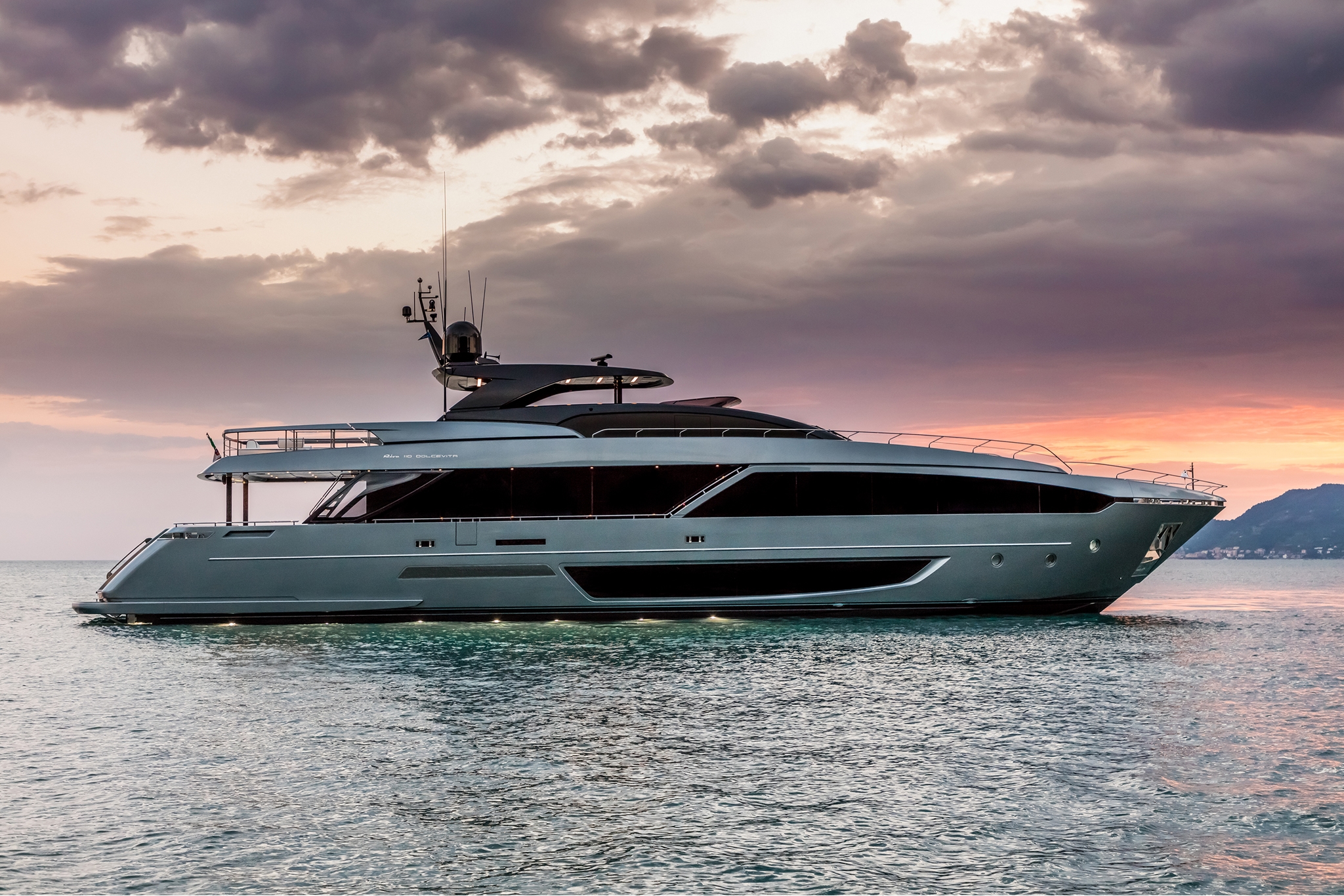 101 Luxury yacht BELLA DONNA.jpg
