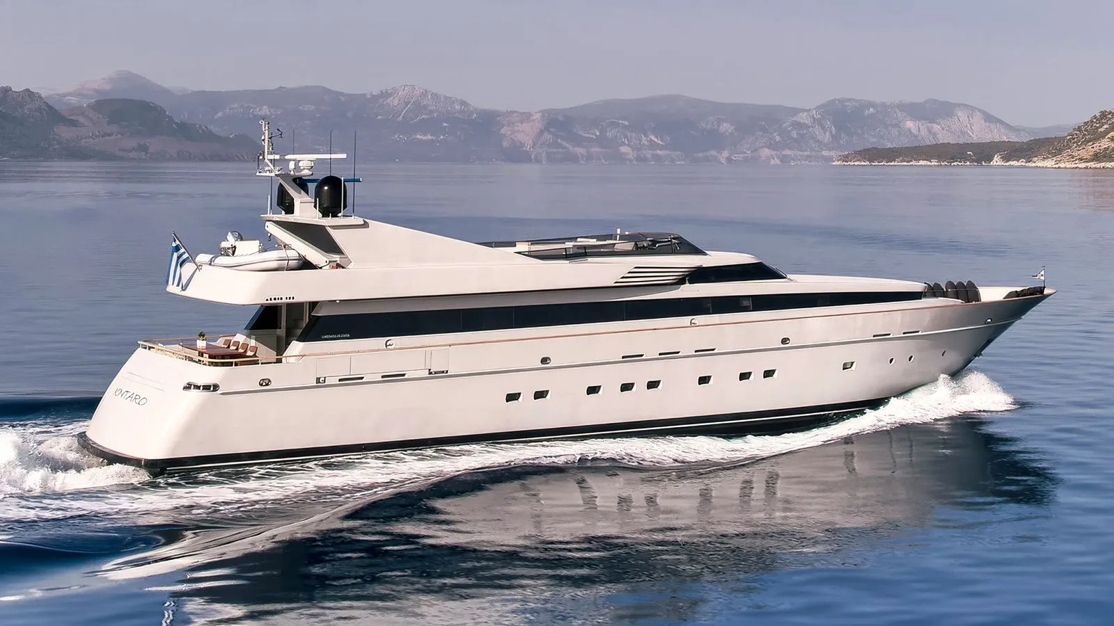 101 Luxury yacht KINTARO.jpg