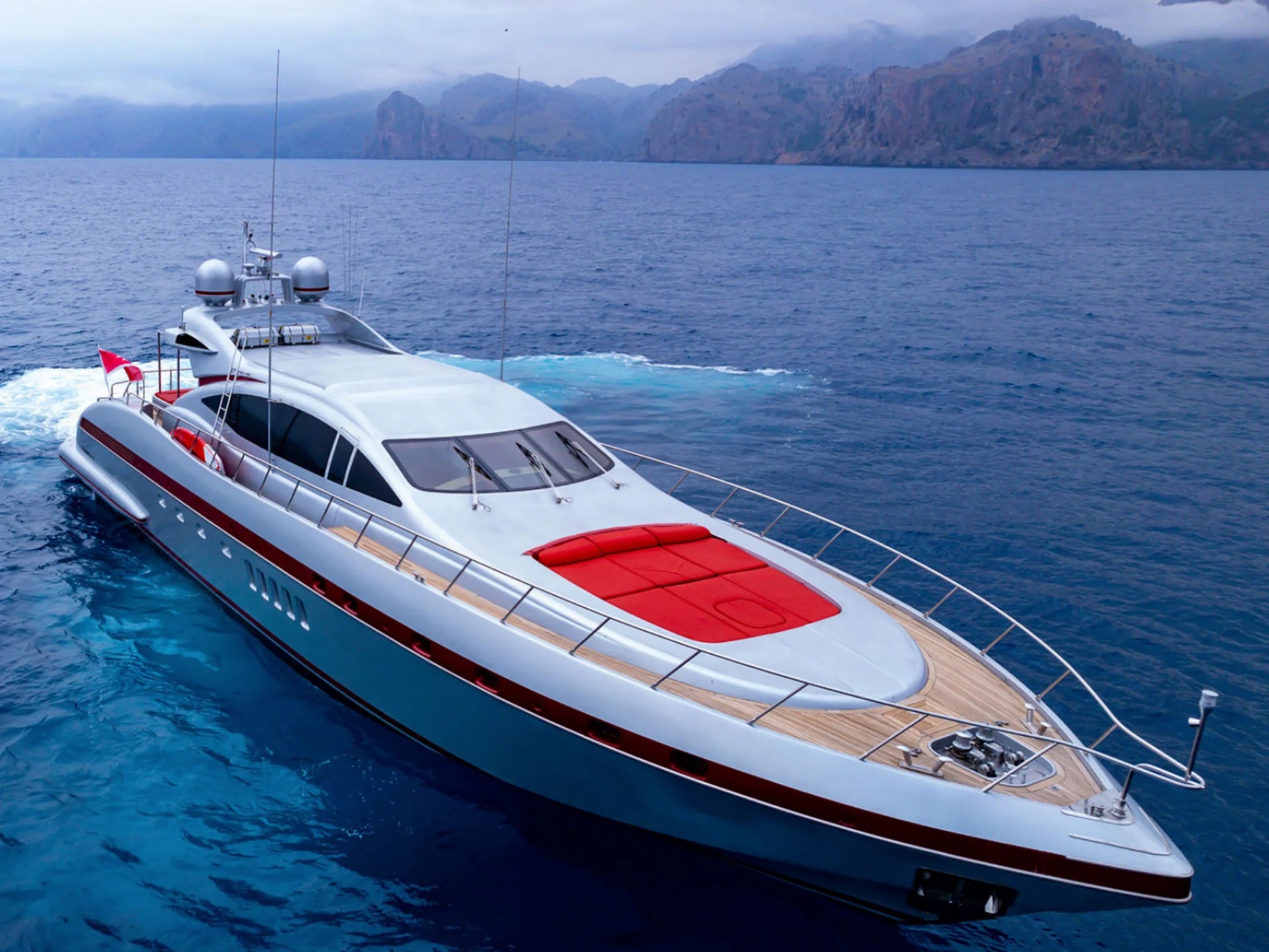 101 Luxury yacht LA DIGUE.jpg