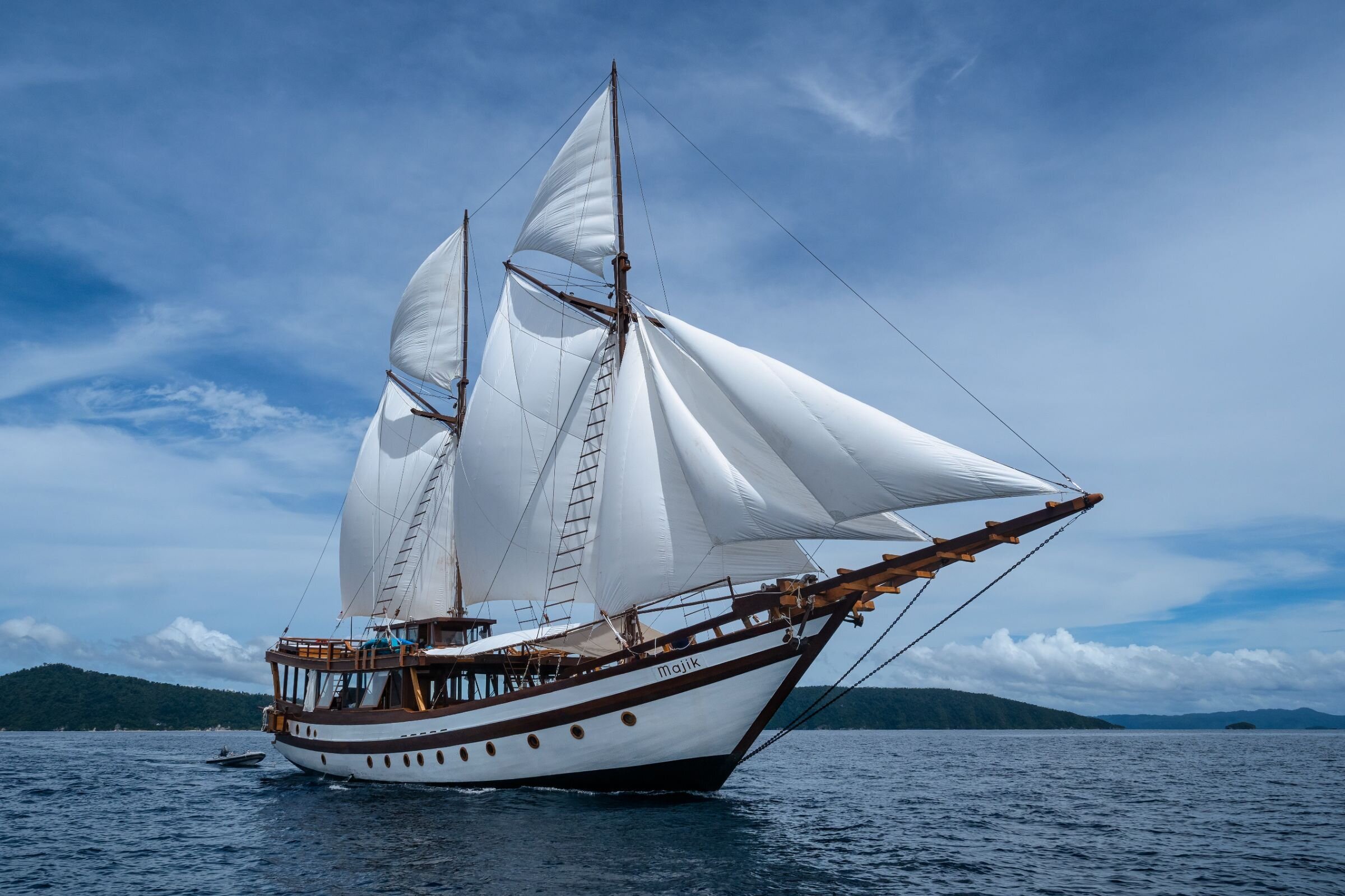 101 Luxury yacht MAJIK.jpg