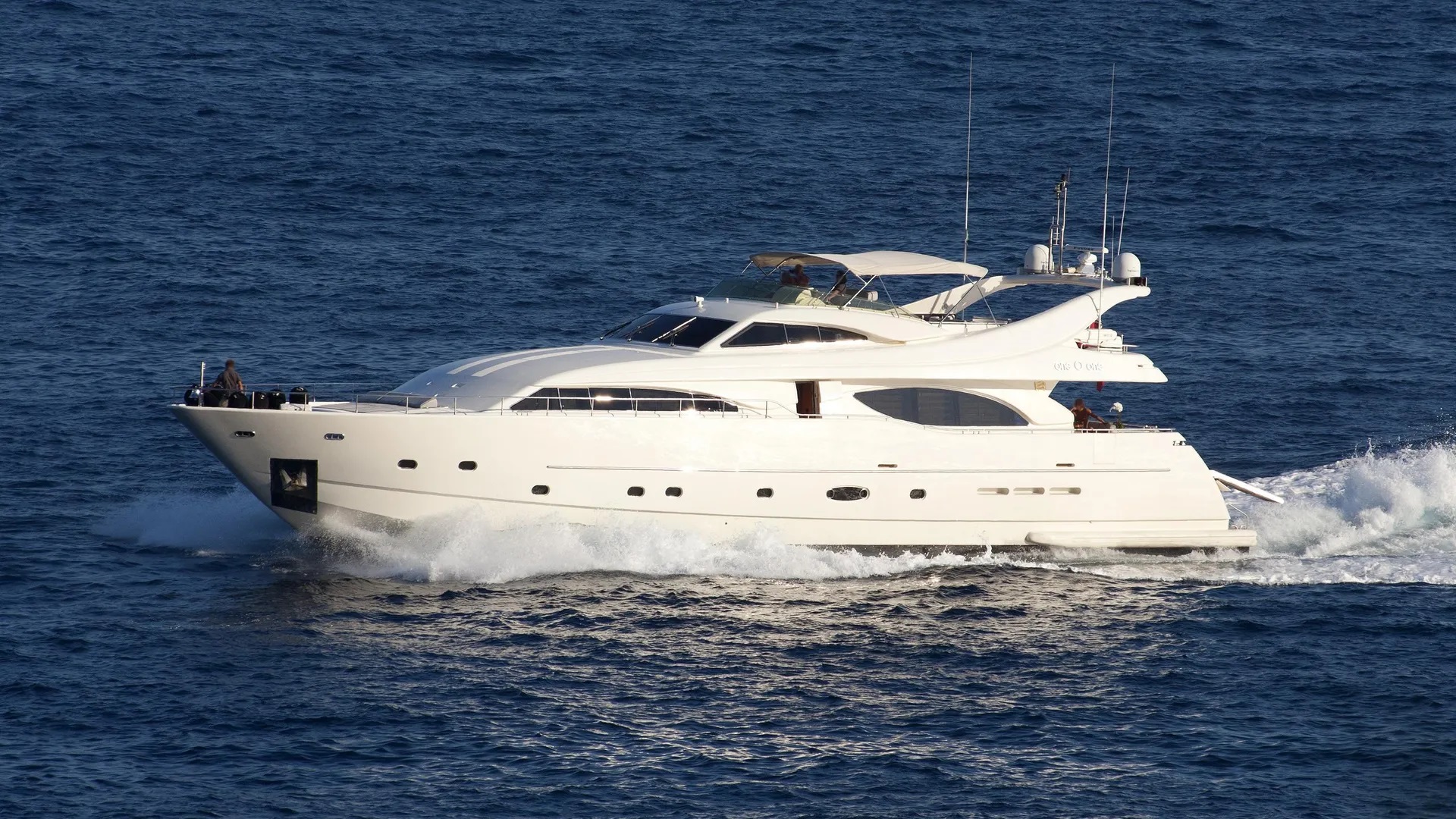 101 Luxury yacht YOLO TOO.jpg