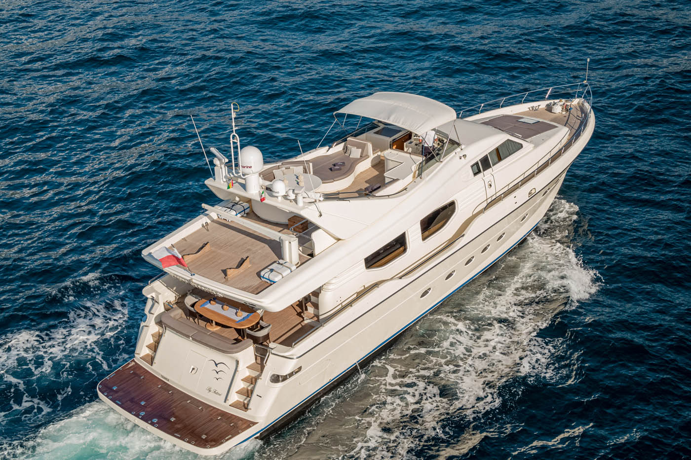 101 Luxury yacht ZIHUATANEJO.jpg