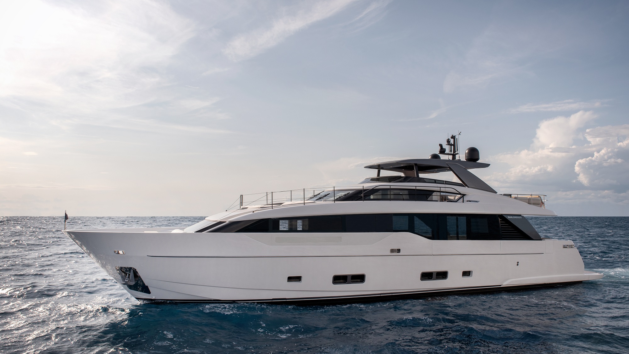 101 Motor yacht NOTYNOG.jpg