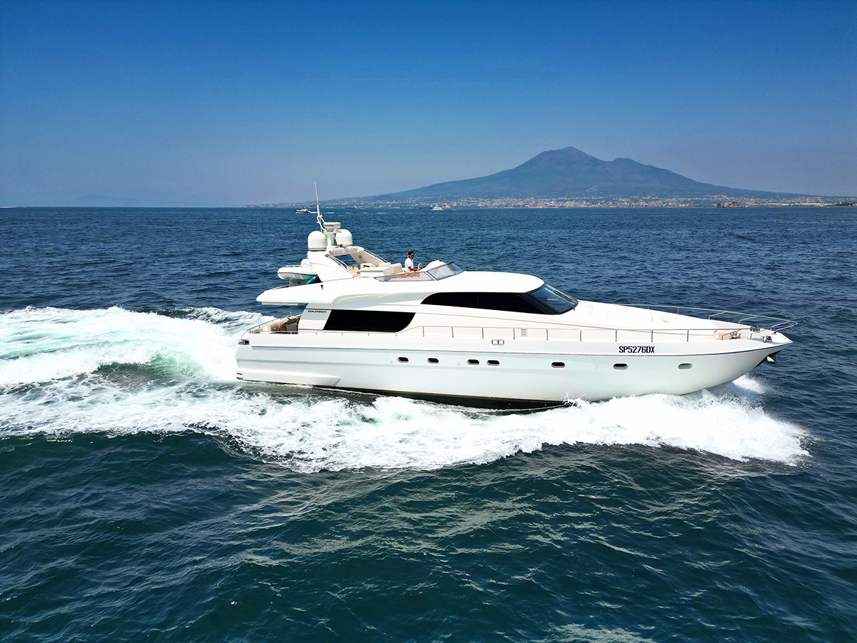 101 Motor yacht RELAX BY WINSTON.jpg