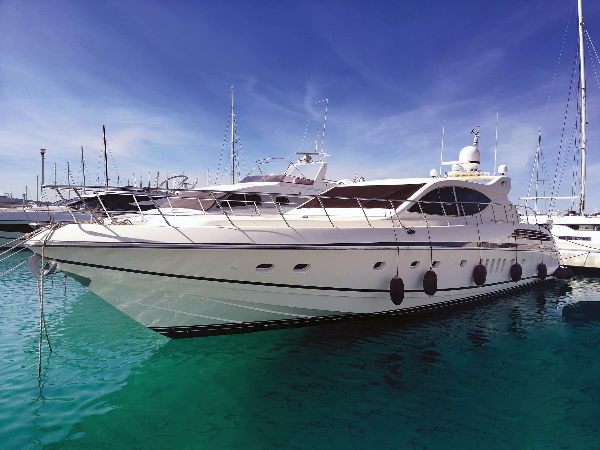 101 Motor yacht TOBEKA.jpg