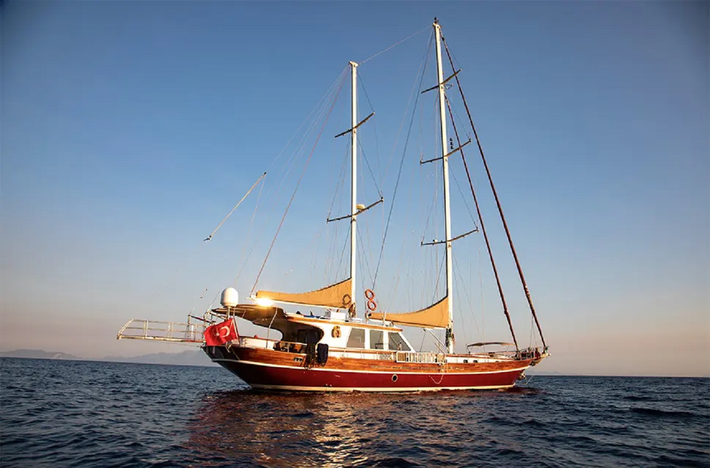 101 Sailing yacht SIYU.jpg