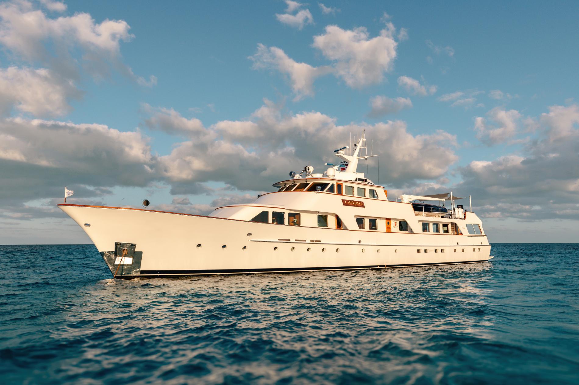 101 Superyacht CALYPSO.jpg