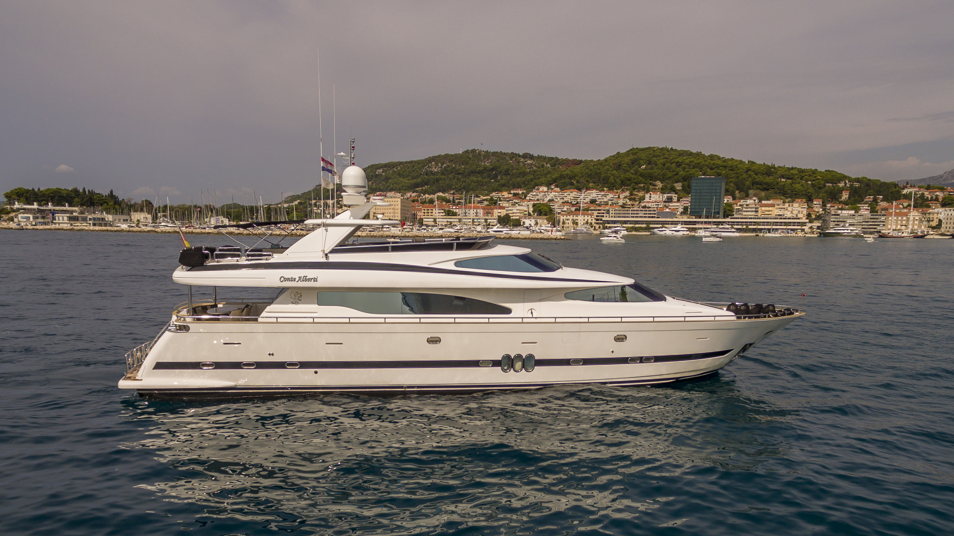 101 Superyacht CONTE ALBERTI.jpg