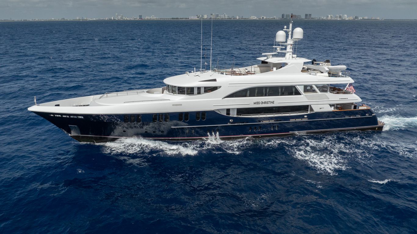 101 Superyacht MISS CHRISTINE.jpg