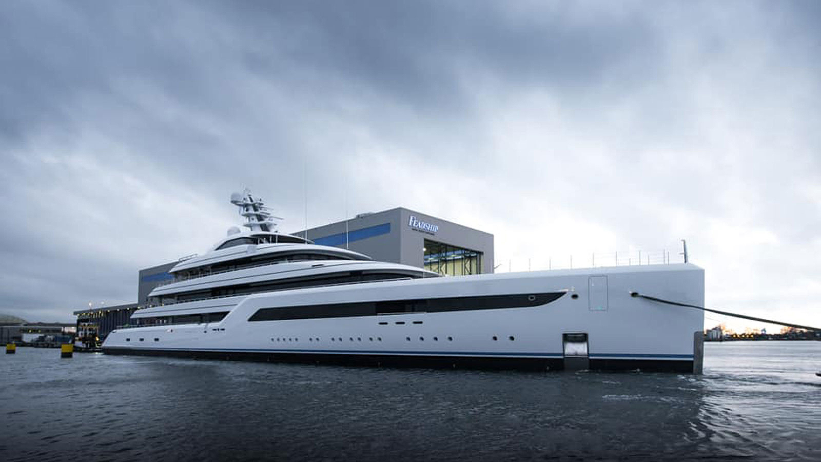 102 88M FEADSHIP SUPERYACHT.jpg