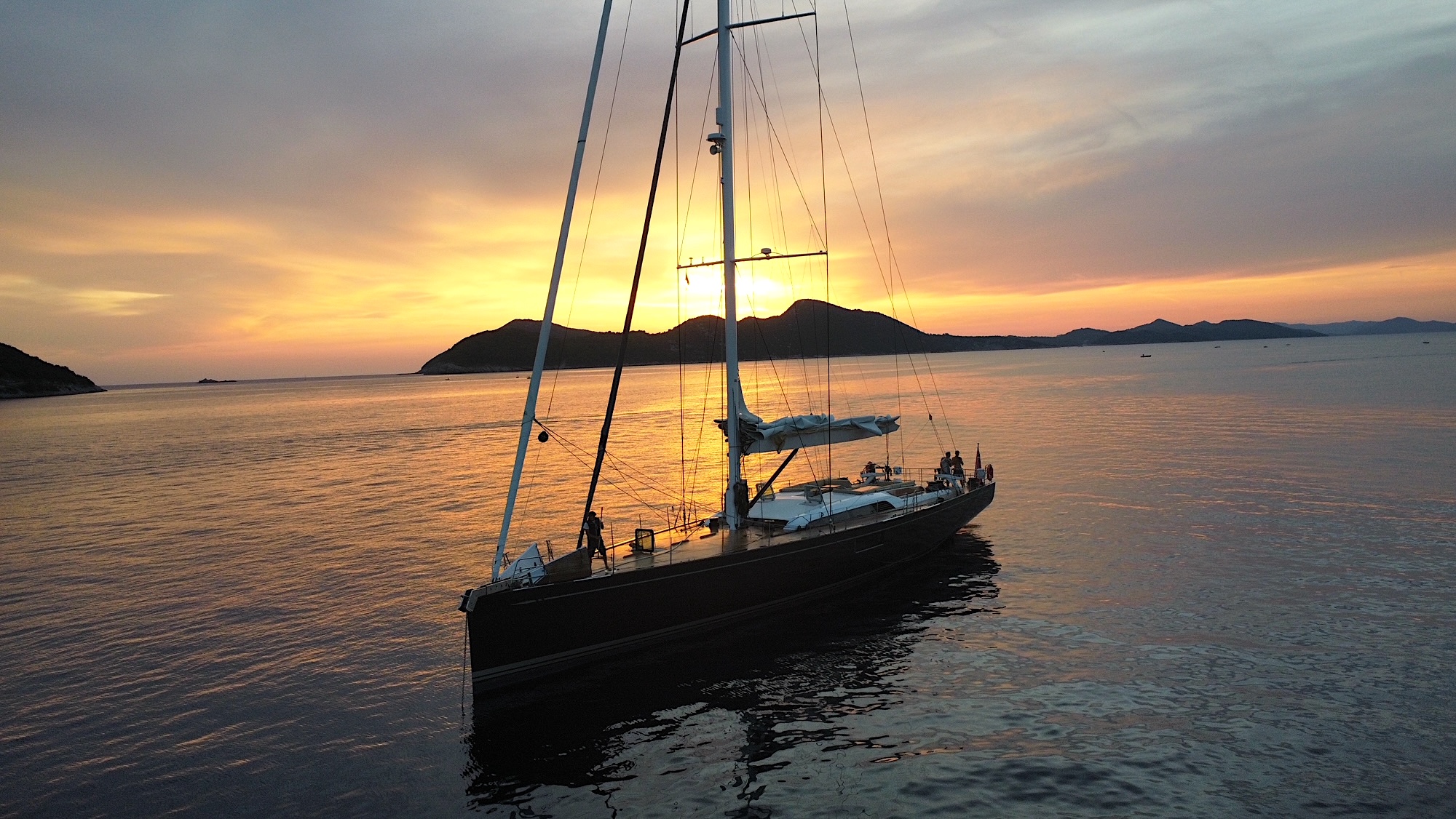 102 Luxury yacht ALIX.jpg