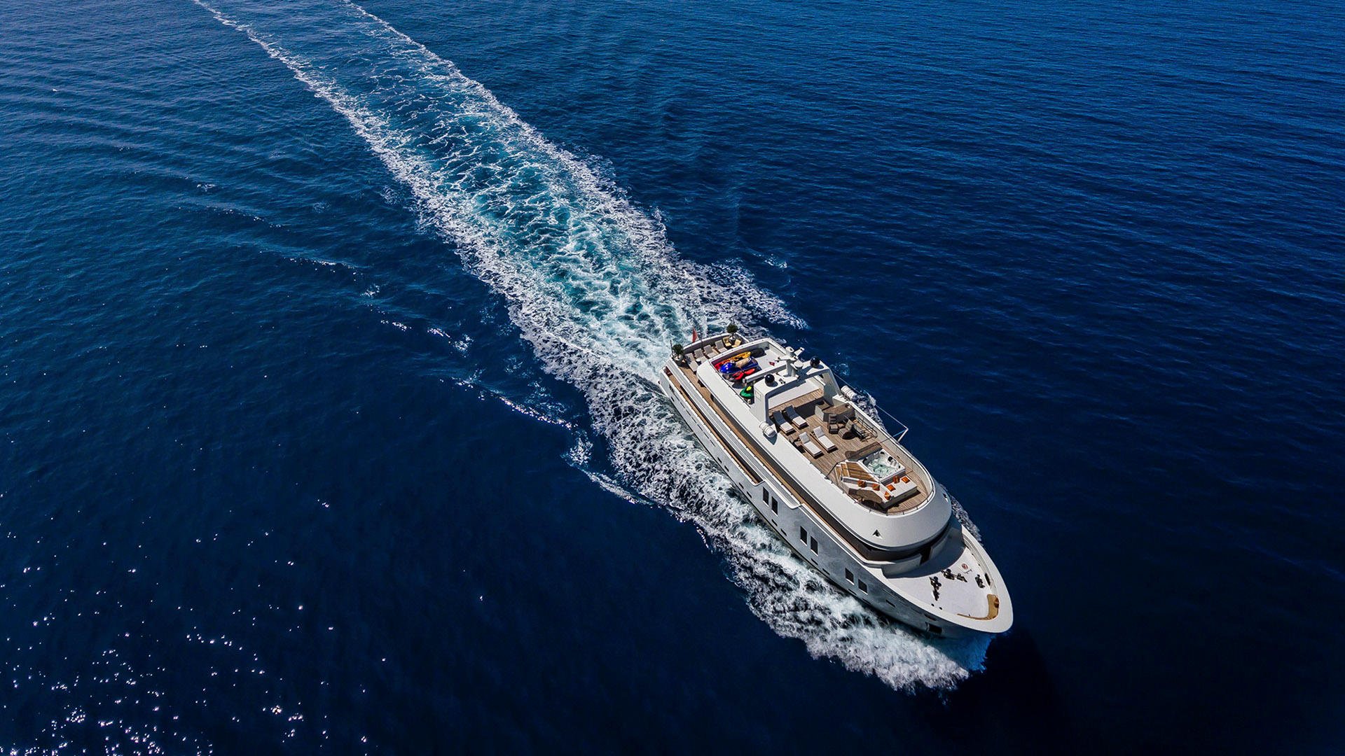 102 Luxury yacht APNA.jpg