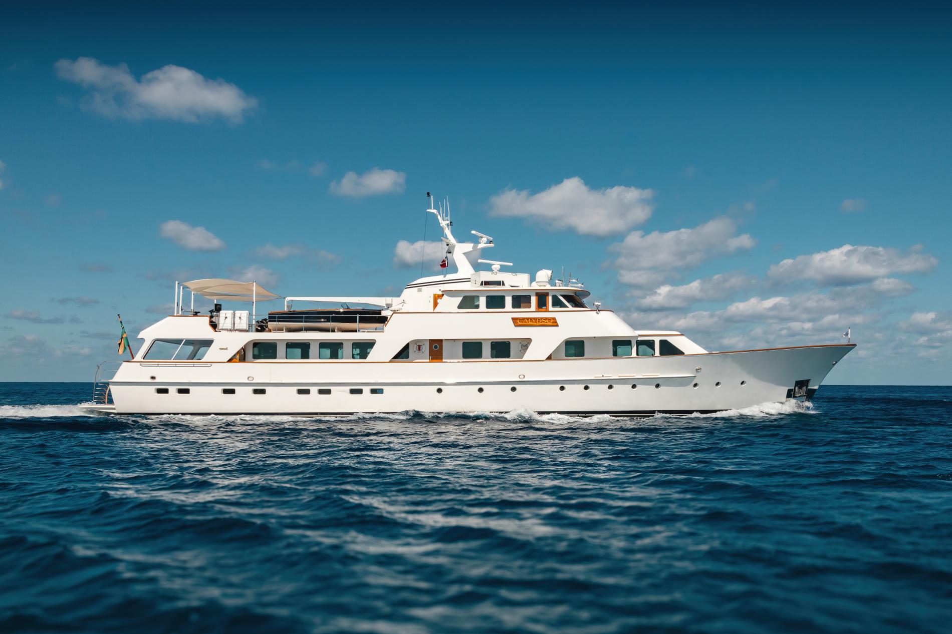 102 Luxury yacht CALYPSO.jpg