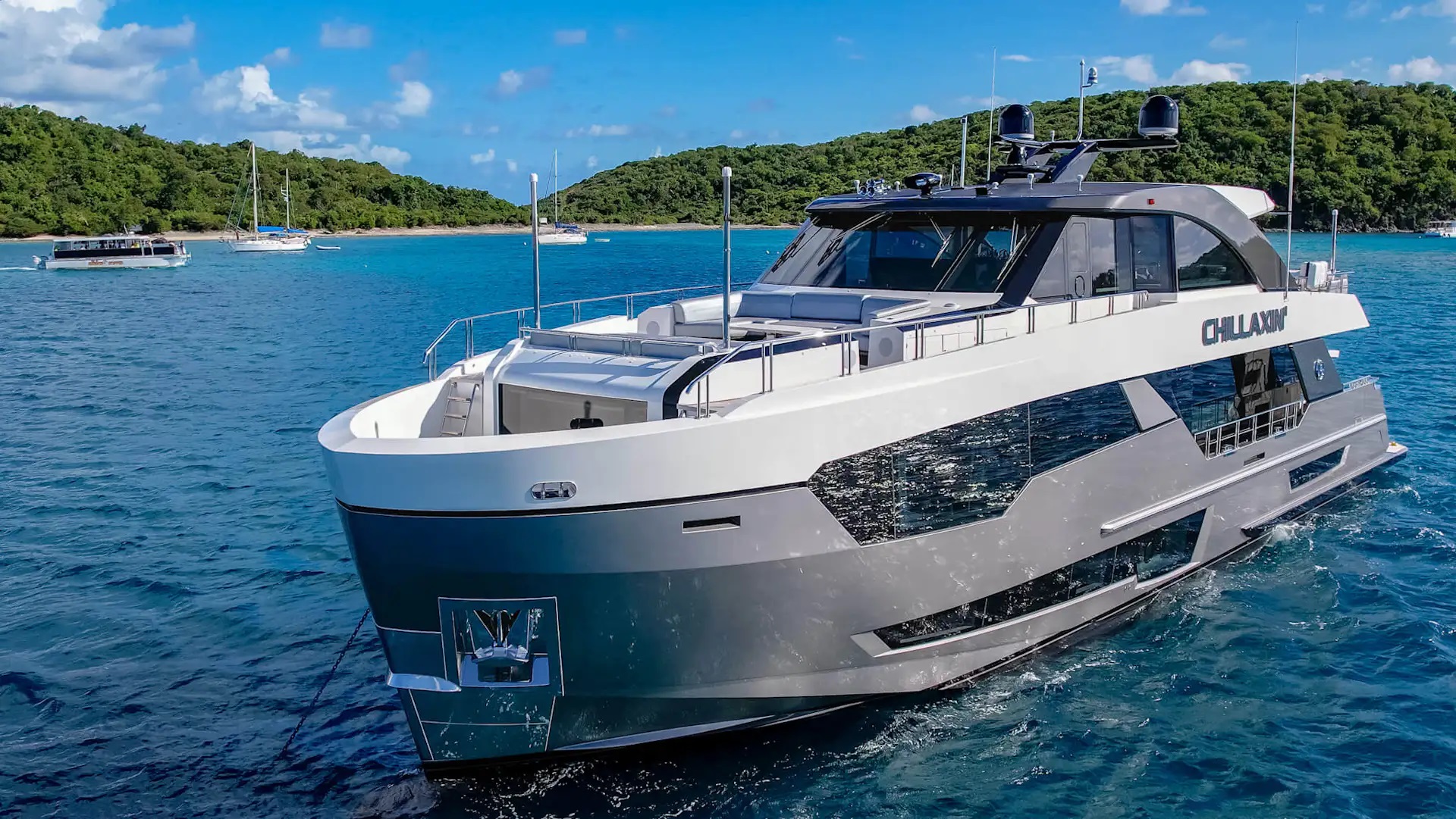 102 Luxury yacht CHILLAXIN.jpg