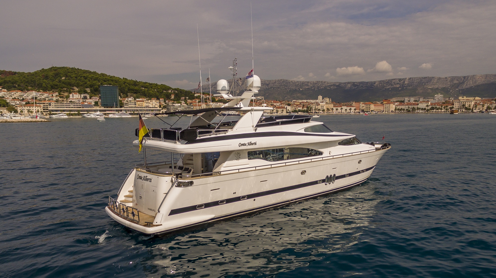 102 Luxury yacht CONTE ALBERTI.jpg