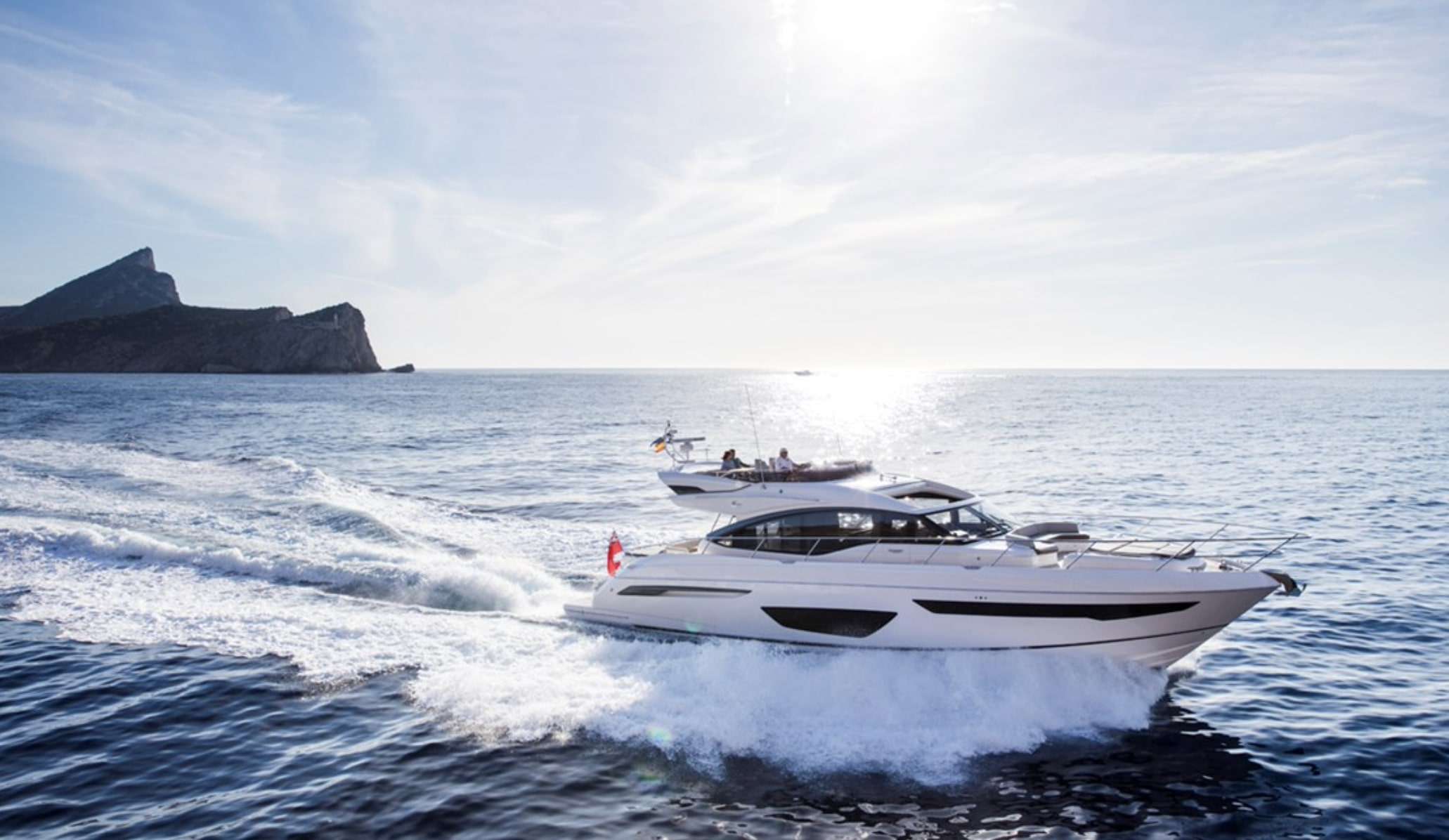 102 Luxury yacht FAR & AWAY.jpg