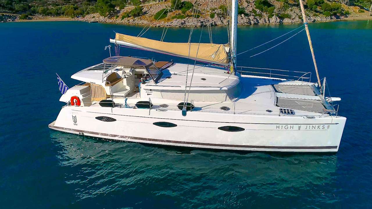 102 Luxury yacht HIGH FIVE.jpg