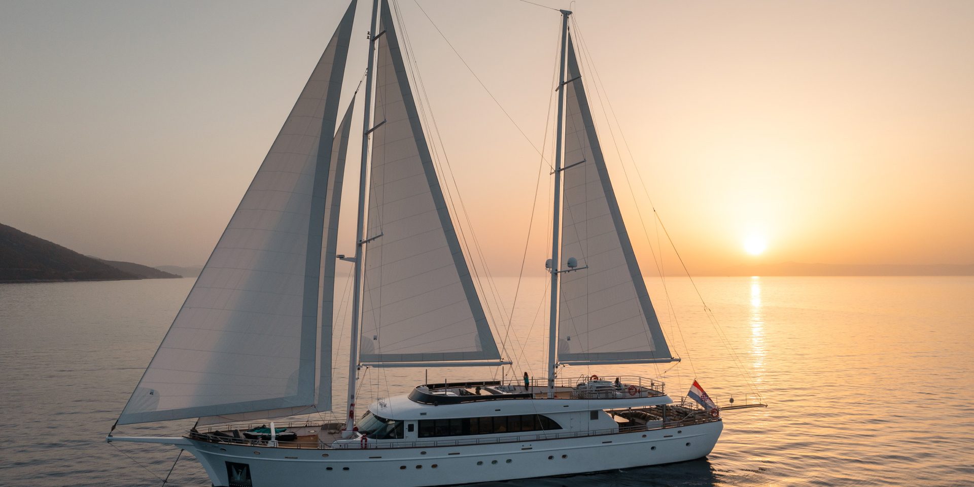 102 Luxury yacht LOVE STORY.jpg