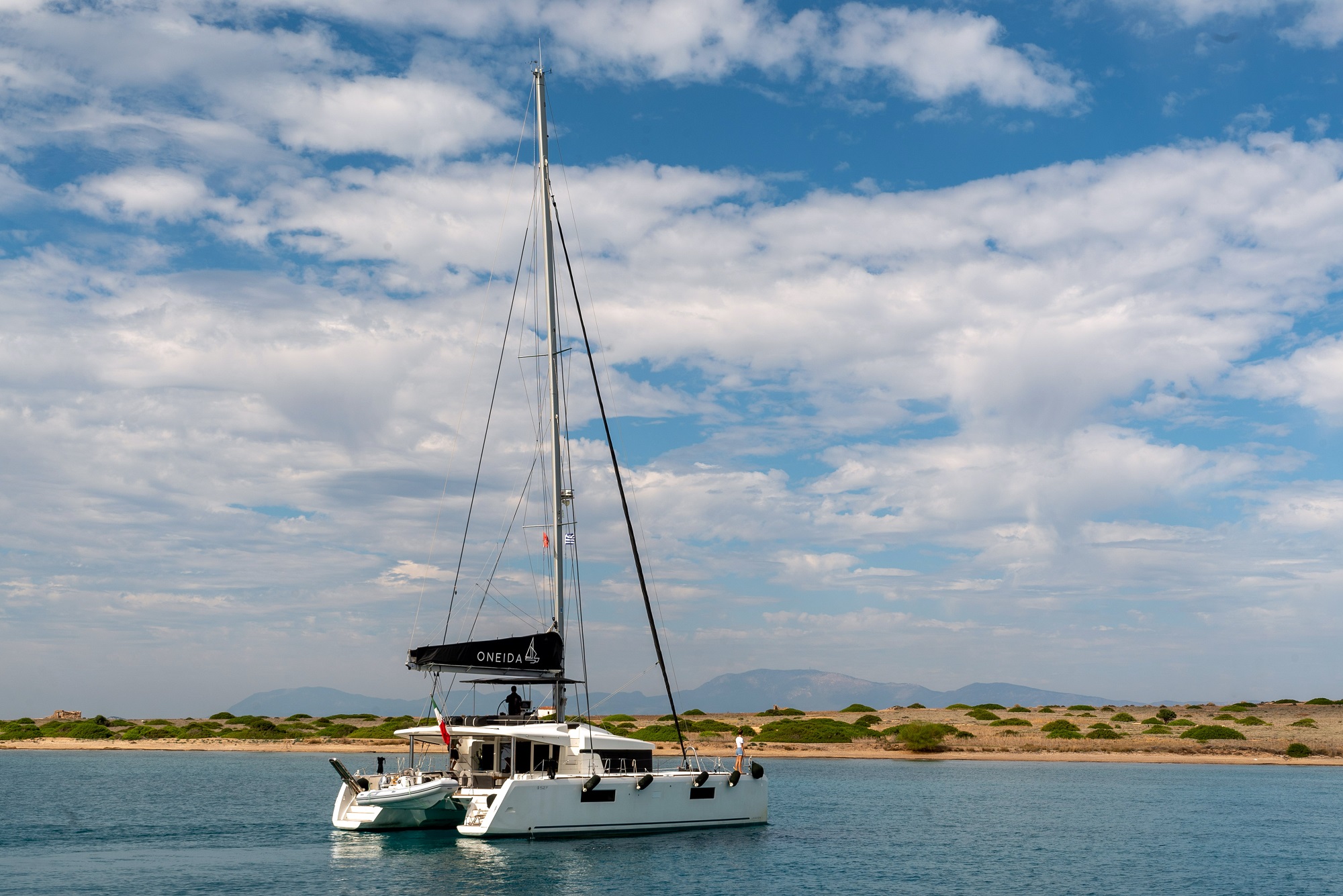 102 Luxury yacht ONEIDA.jpg